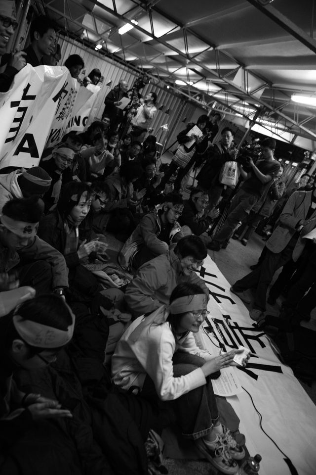 Hungerstreik als eine von vielen Protestmaßnahmen gegen den Abriss des Star Ferry Pier. © Kith Tsang